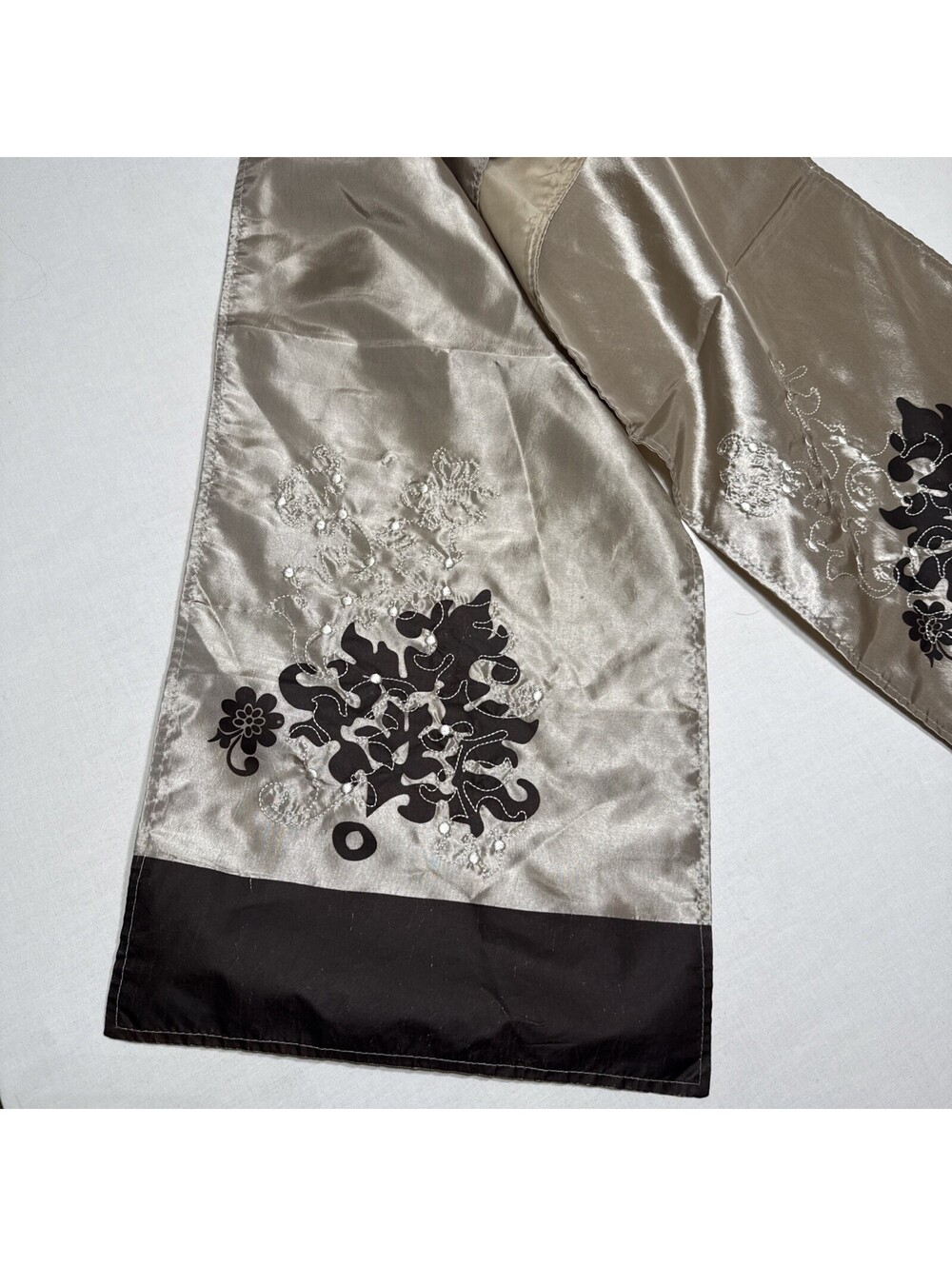 Multicolored Satin Table Runner 70 In X 13 In - Picture 3 of 3